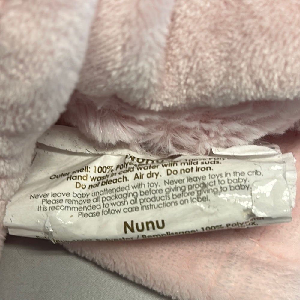 ๐ฅ Blankets & Beyond - NWT - Plush Pink and White Security Blanket with Toy - Picture 4 of 5